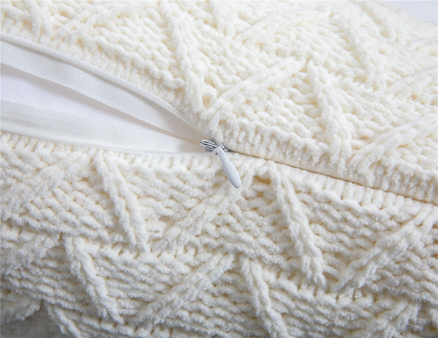 Beautiful chenille pillowcase with tassels, excellent for your living room or bedroom