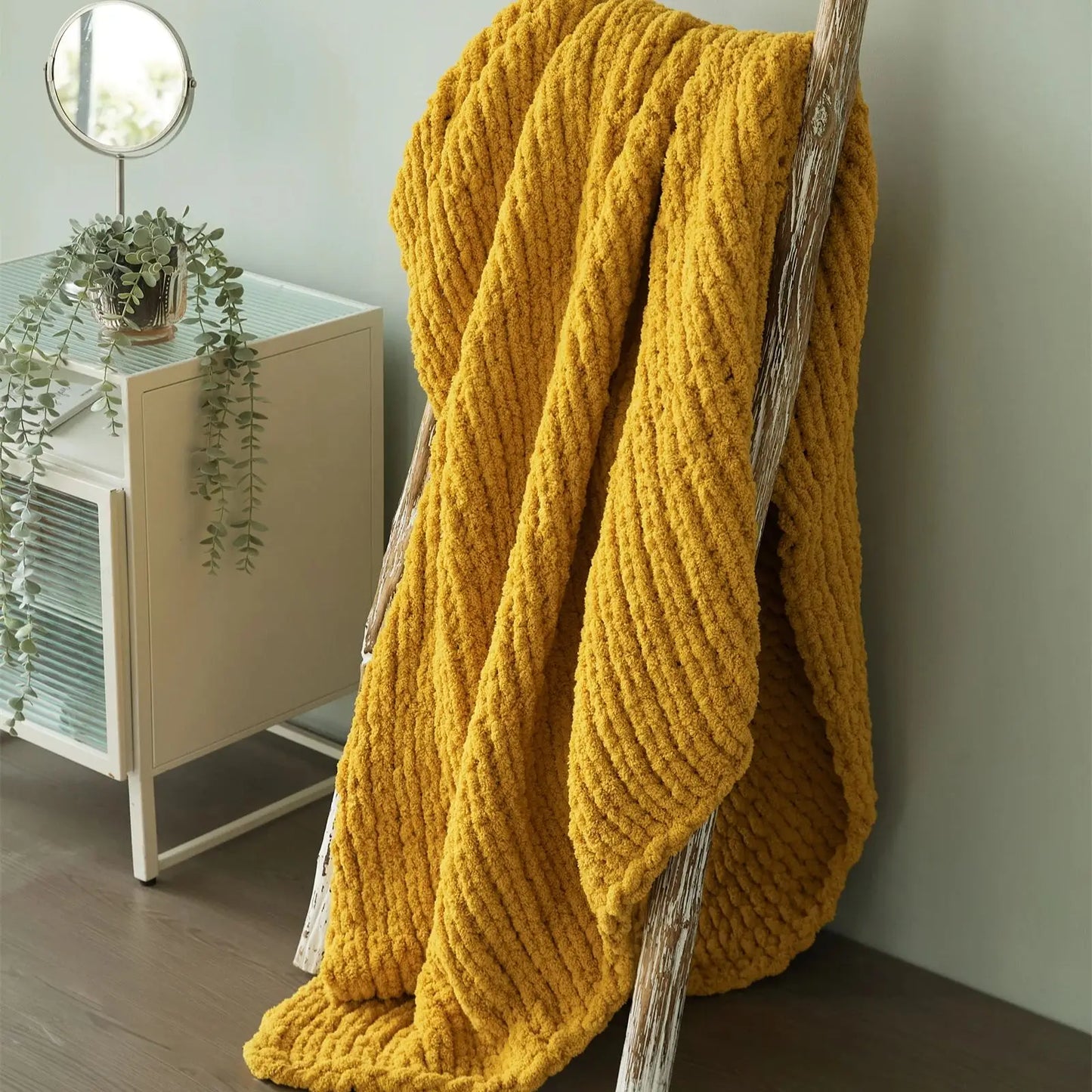 Nordic blanket + chenille tassels, soft and cozy, for sofas or beds