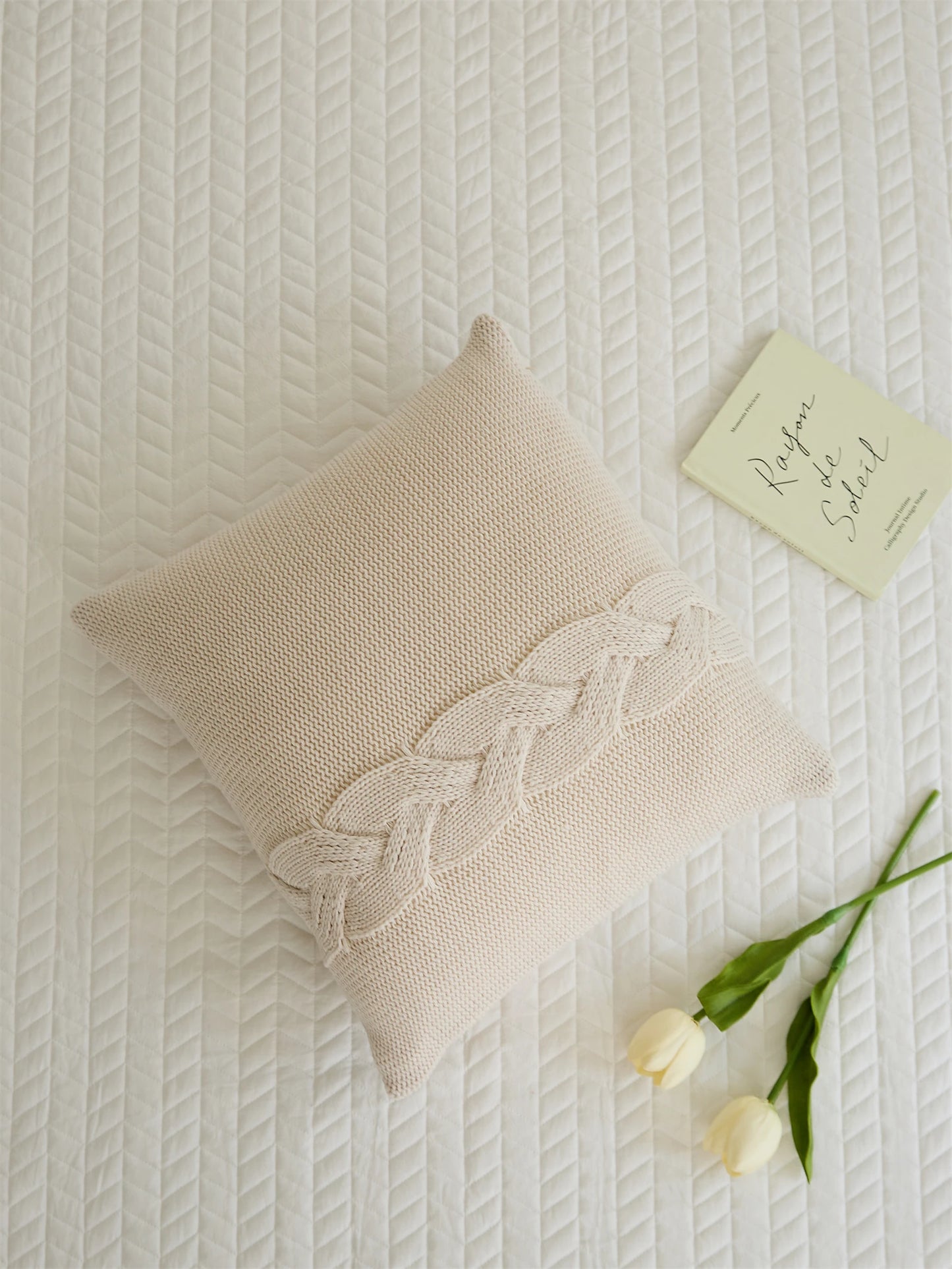 Nordic twist design pillow case